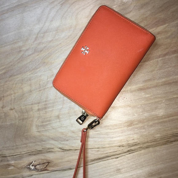 SOLD Tory Burch wristlet - Picture 2 of 5